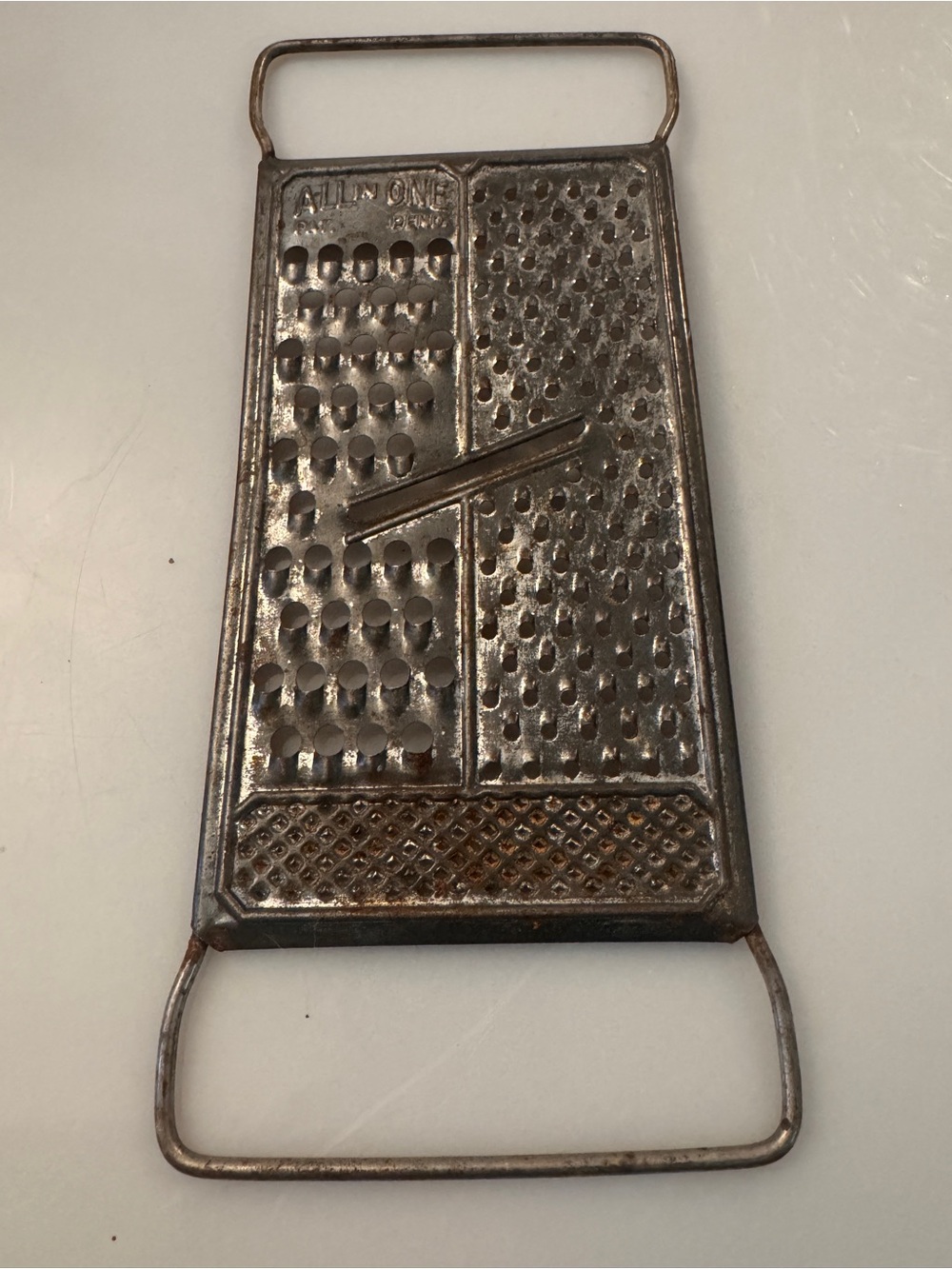 VINTAGE ALL IN ONE PAT PEND Grater/shredder cheese metal rustic kitchen 1950's